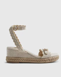 Beige Scallop Trim Wedges