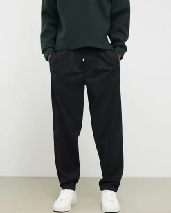 Black Regular Fit Pleated Joggers