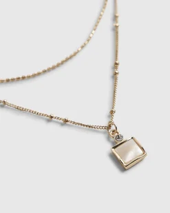 Gold Layer Cream Pendant Necklace