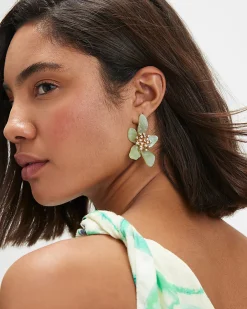 Green flower resin stud earrings