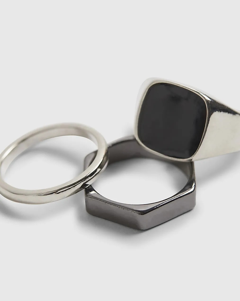 Metal Silver And Black Rings 7 Pack